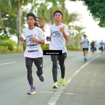 Runner Photo 7749926