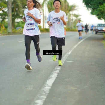 Runner Photo 7749930