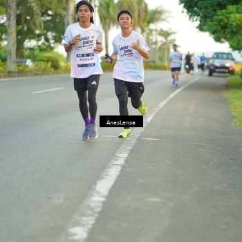 Runner Photo 7749934