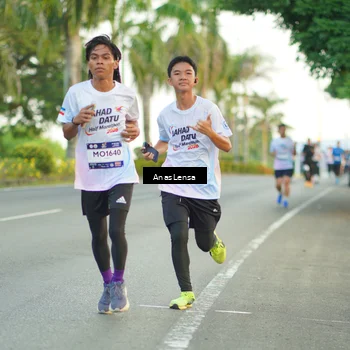 Runner Photo 7749937