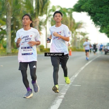 Runner Photo 7749940