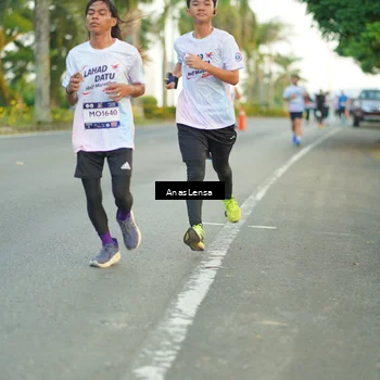 Runner Photo 7749946