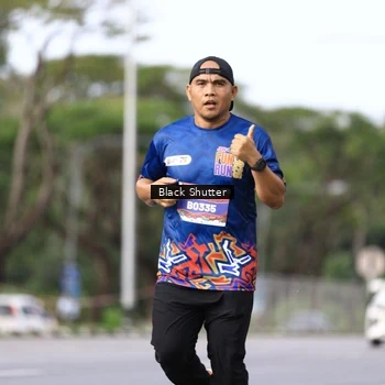 Runner Photo 7749949