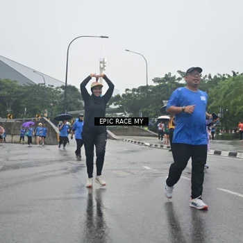 Runner Photo 7749958