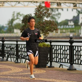 Runner Photo 7749973