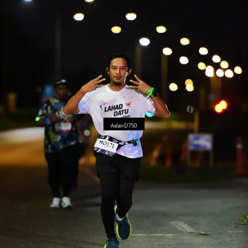 Runner Photo 7749974