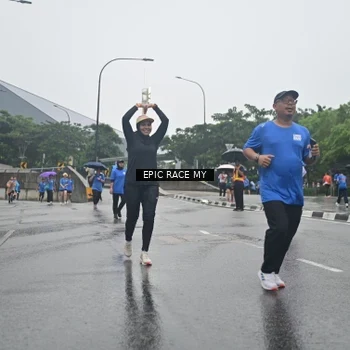 Runner Photo 7749978