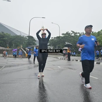 Runner Photo 7749979