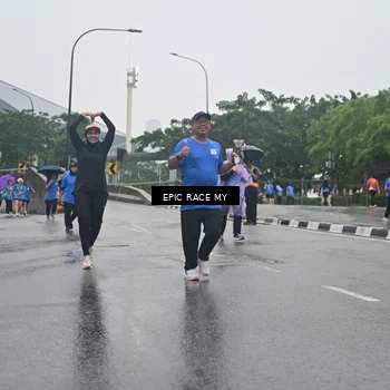 Runner Photo 7749992
