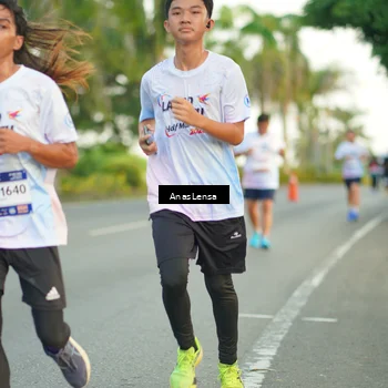 Runner Photo 7750002