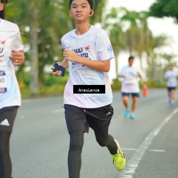 Runner Photo 7750018