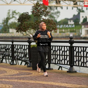 Runner Photo 7750025