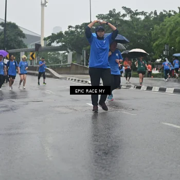 Runner Photo 7750057