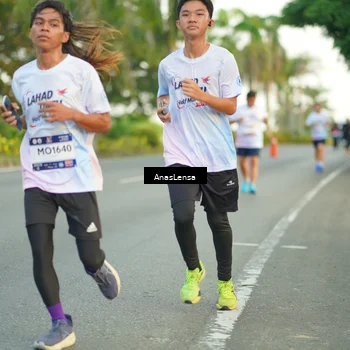 Runner Photo 7750062