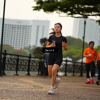 Runner Photo 7750077