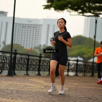 Runner Photo 7750081