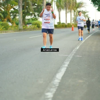 Runner Photo 7750099