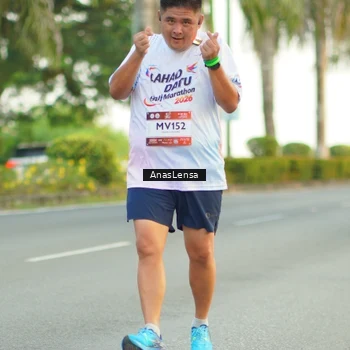 Runner Photo 7750100