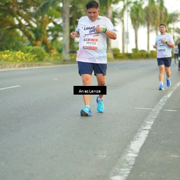 Runner Photo 7750102
