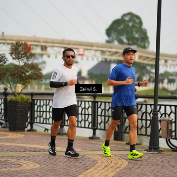 Runner Photo 7750104
