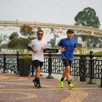 Runner Photo 7750107
