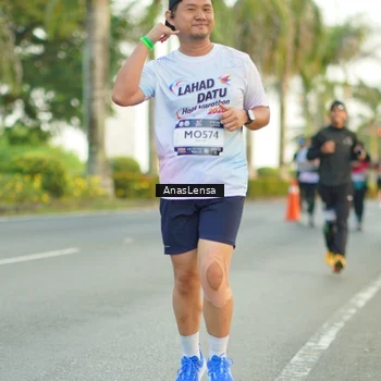 Runner Photo 7750128