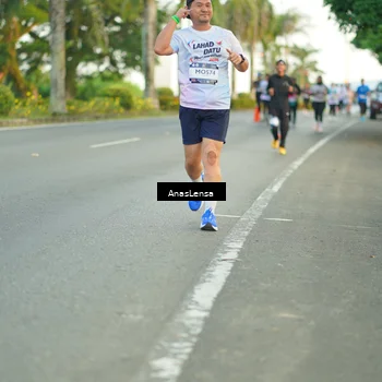 Runner Photo 7750130