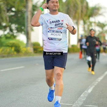 Runner Photo 7750134