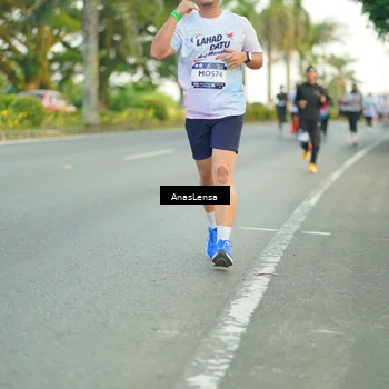 Runner Photo 7750135