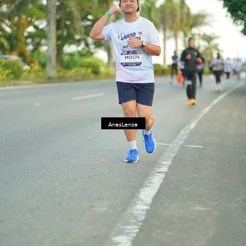 Runner Photo 7750139