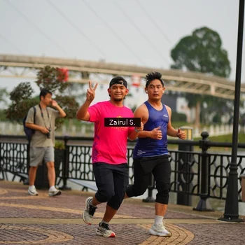Runner Photo 7750157