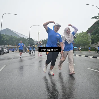 Runner Photo 7750213