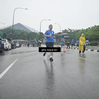Runner Photo 7750240