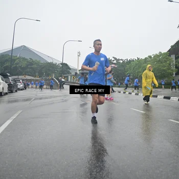 Runner Photo 7750243