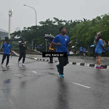 Runner Photo 7750254