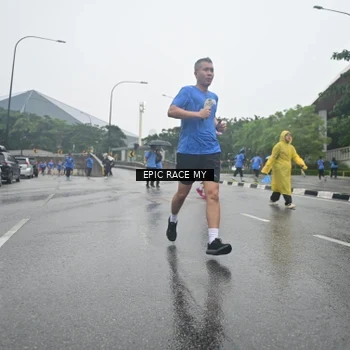 Runner Photo 7750289