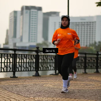 Runner Photo 7750296