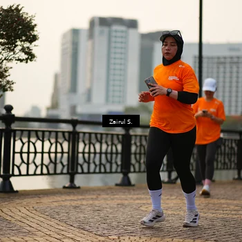 Runner Photo 7750298