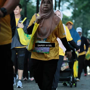 Runner Photo 7750300