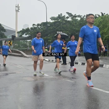 Runner Photo 7750301
