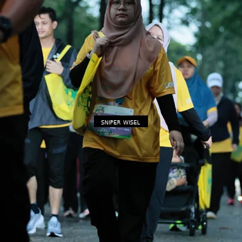Runner Photo 7750305