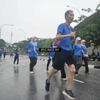 Runner Photo 7750327