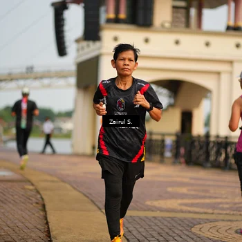 Runner Photo 7750378