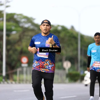 Runner Photo 7750391