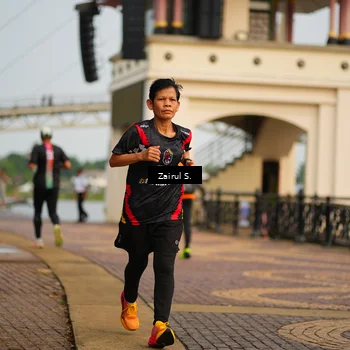 Runner Photo 7750396