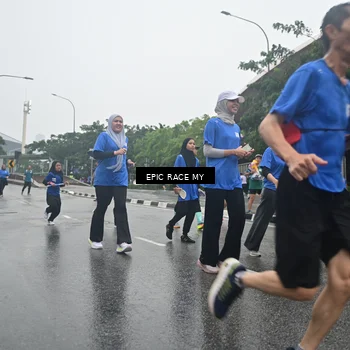 Runner Photo 7750403