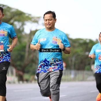 Runner Photo 7750437