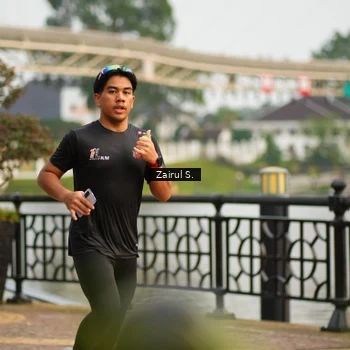 Runner Photo 7750459