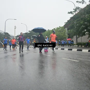 Runner Photo 7750460