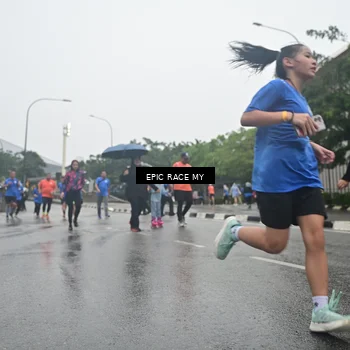 Runner Photo 7750471